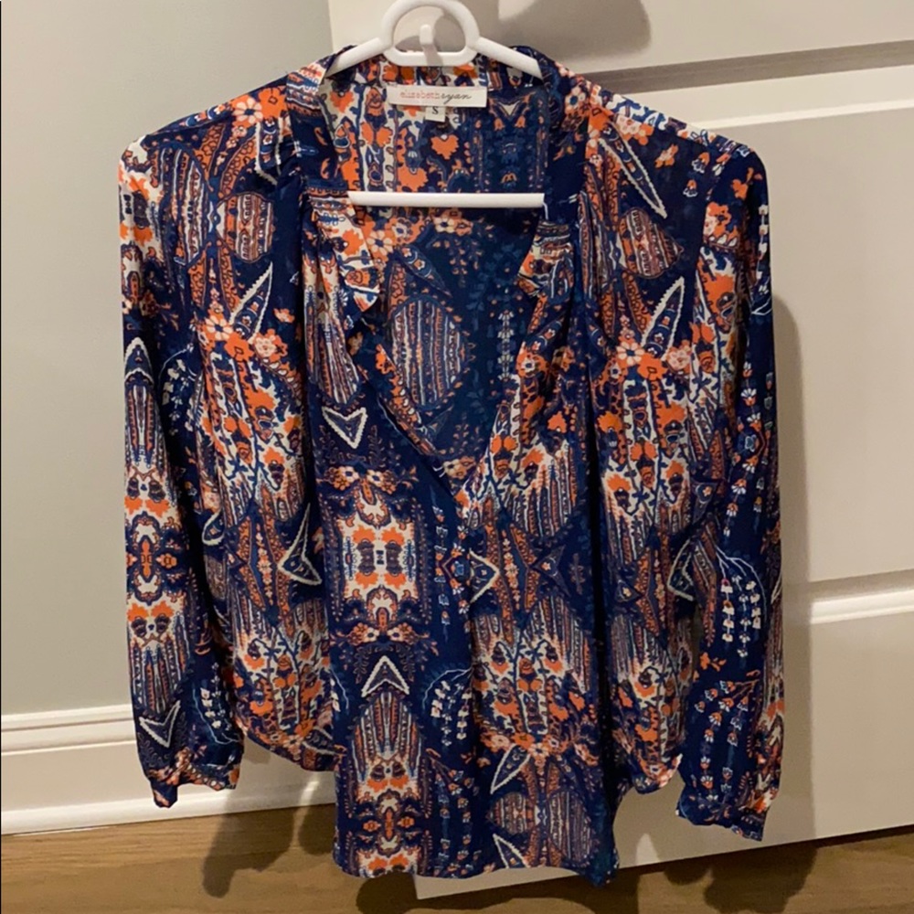Woman’s blouse size small
